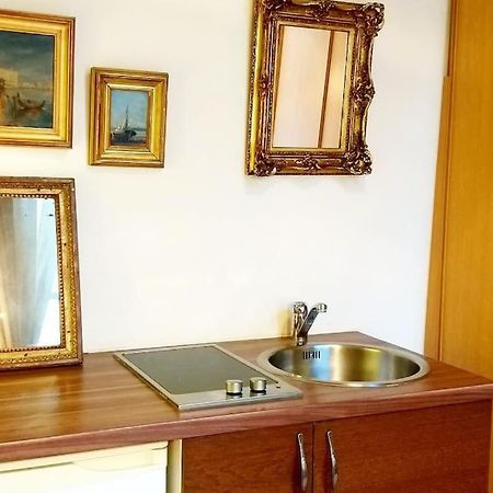 Small Luxurious Room In The Heart Of Saint Germain Paris Eksteriør billede