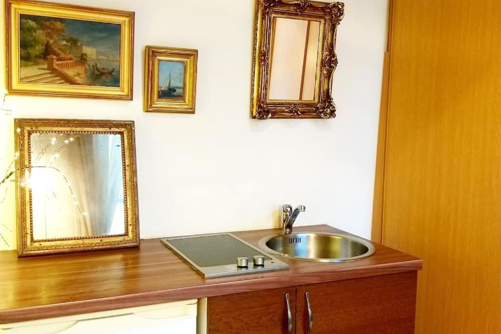 Small Luxurious Room In The Heart Of Saint Germain Paris Eksteriør billede