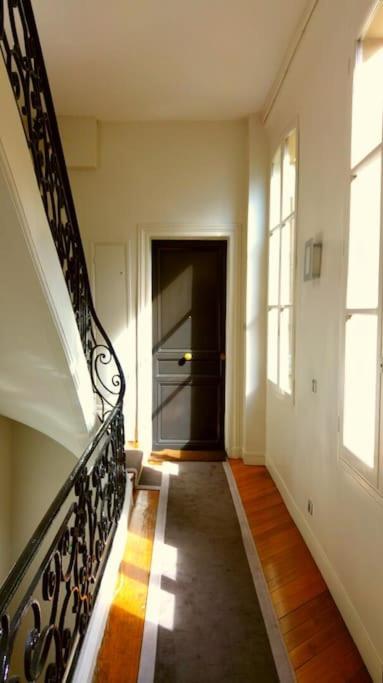 Small Luxurious Room In The Heart Of Saint Germain Paris Eksteriør billede