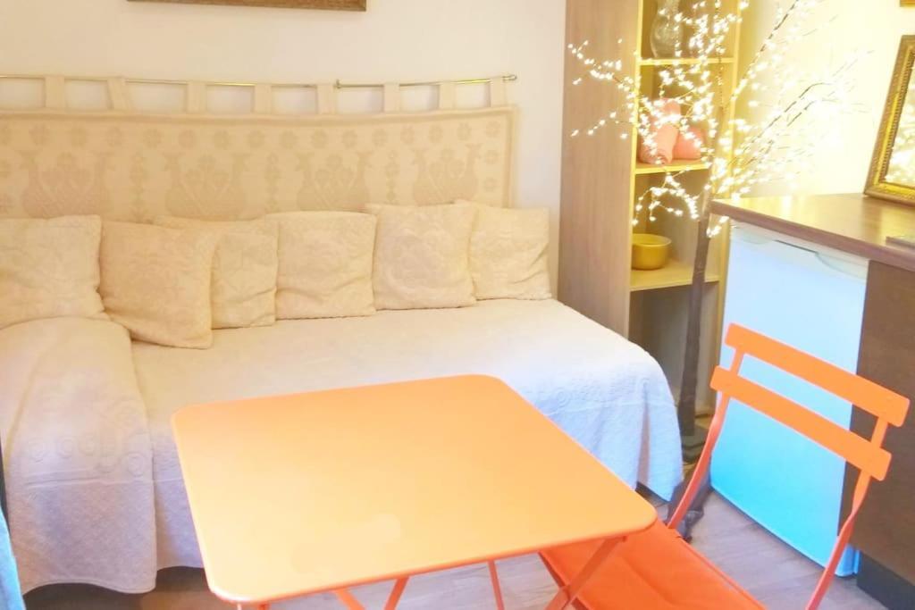 Small Luxurious Room In The Heart Of Saint Germain Paris Eksteriør billede